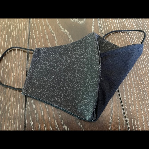 1/$5 Stylish Black Swirl face mask 😷 - Picture 4 of 6